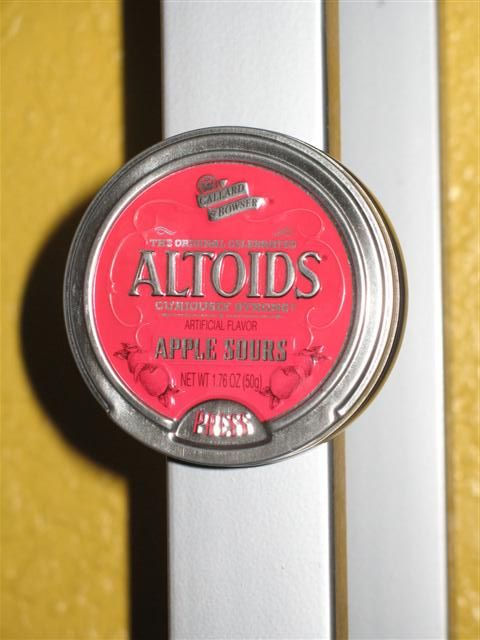 Magnetic Altoids Stash