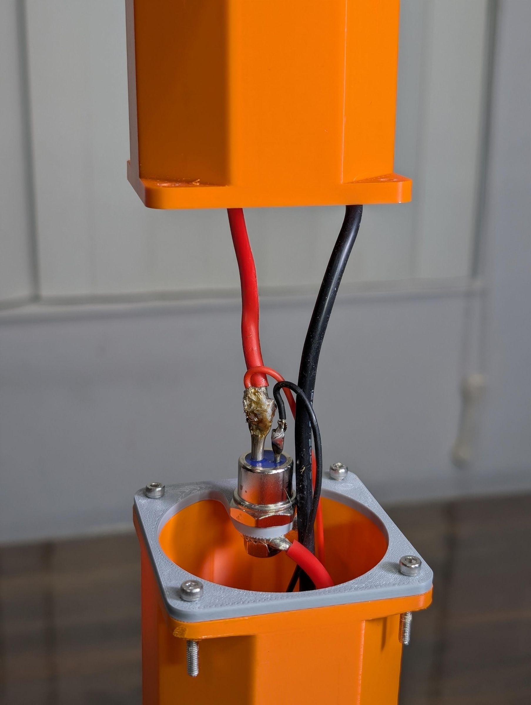 Silicon Controlled Rectifier Connection (SCR) and Electromagnet Assembly