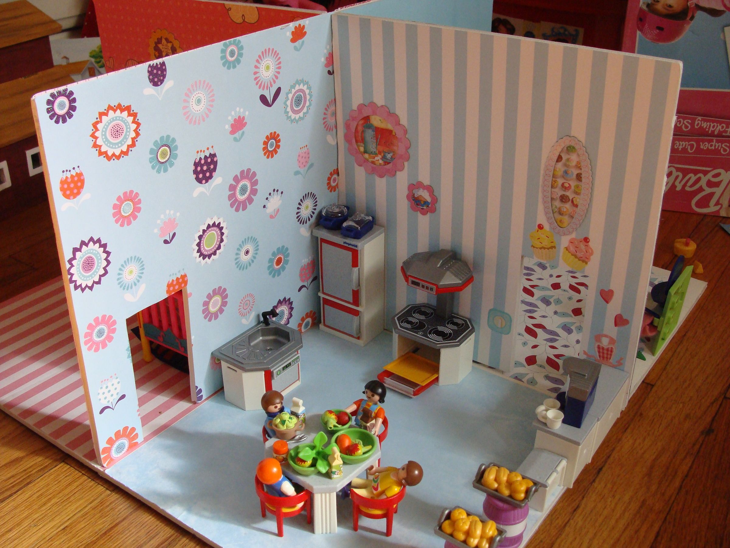 Dollhouse for Small Play Set Figures