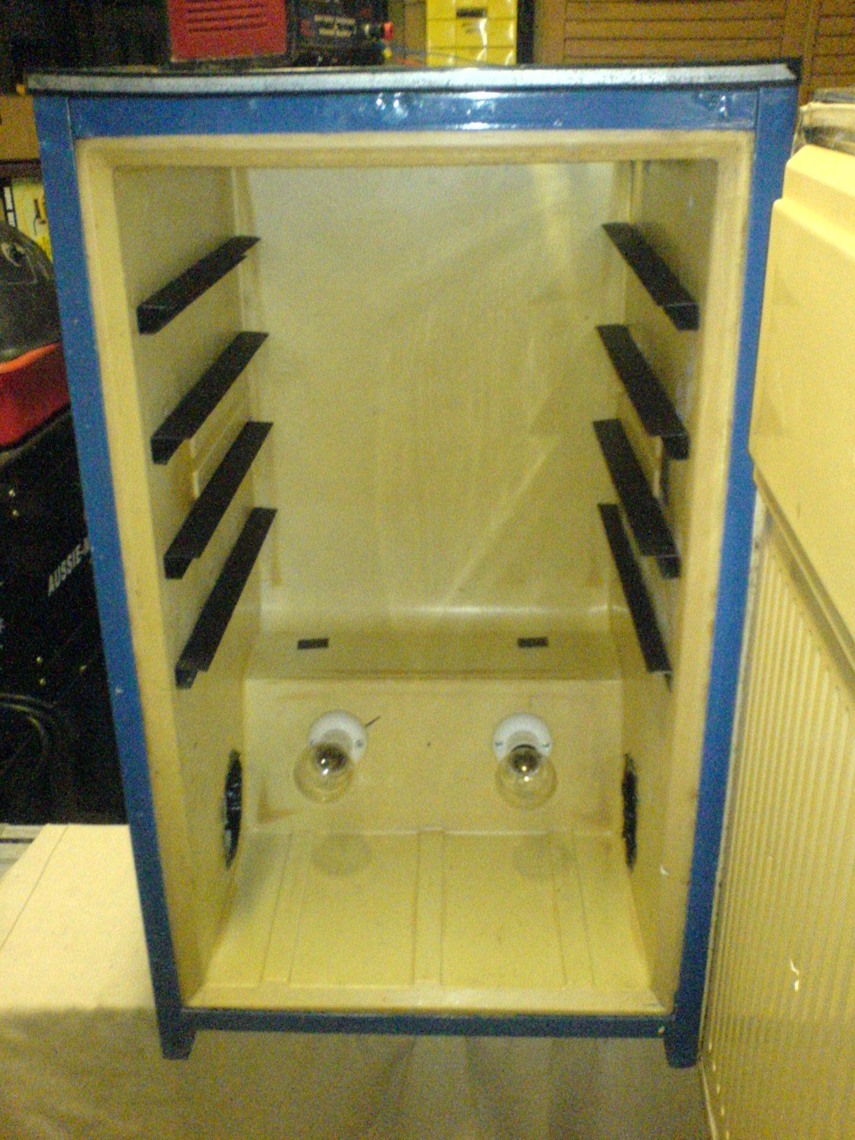 Beef Jerky Maker/Dehydrator From a Bar Fridge! 7 Steps Instructables