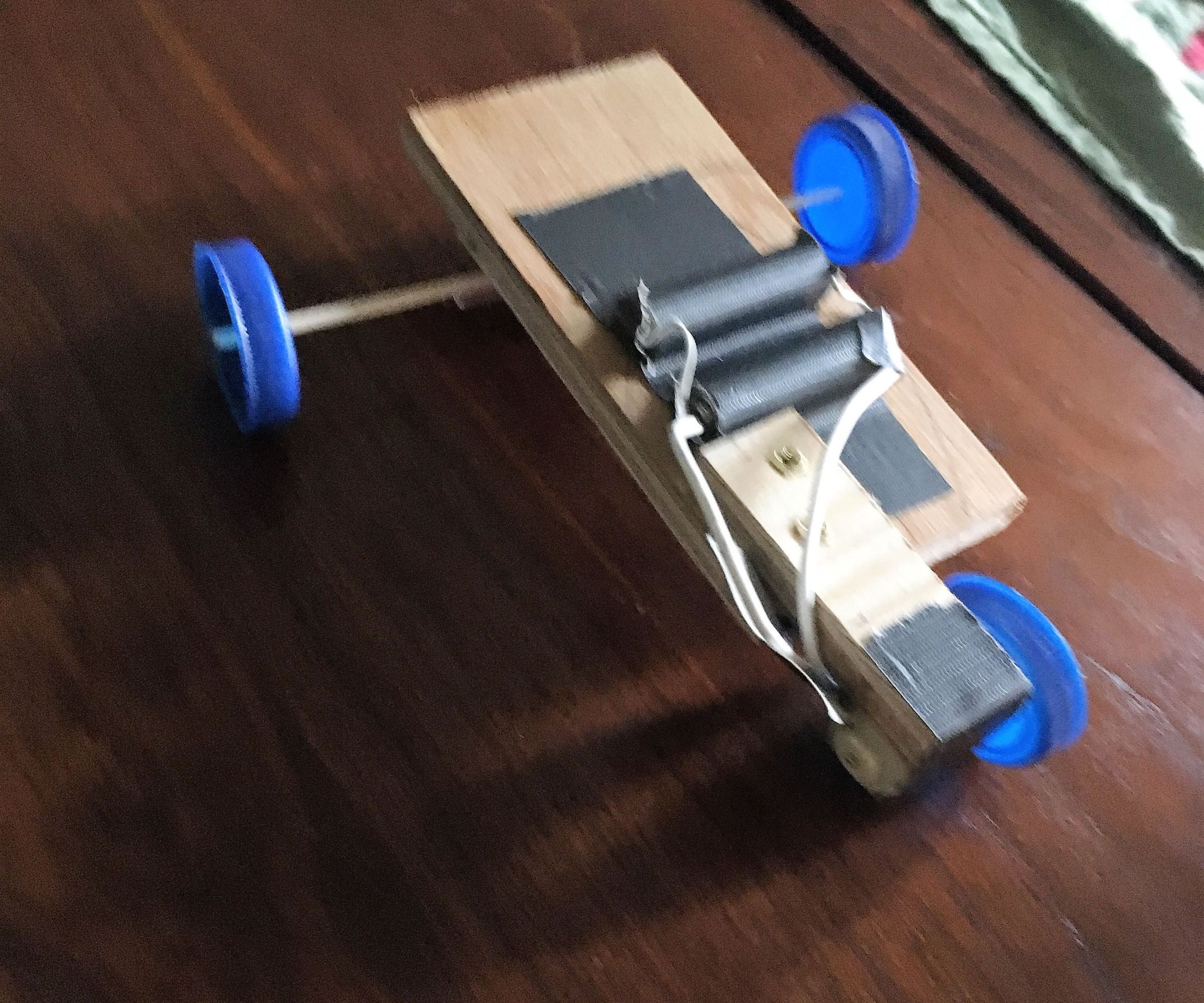 Car With Parallel Circuit (3 Wheels)