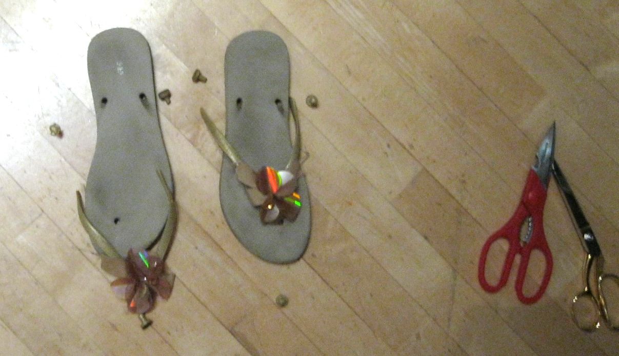 DIY Sandals From Old Flip Flops + T-Shirt : 10 Steps (with Pictures ...