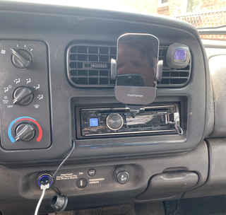 How I Made My Phone Charger Mount in a Dodge Dakota 6 Steps