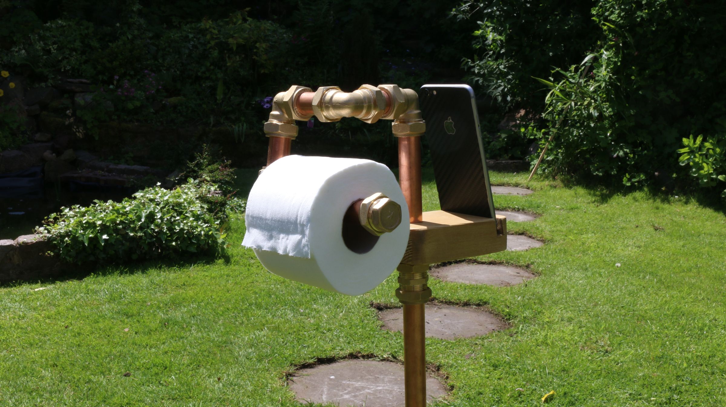Copper Pipe Toilet Roll Holder & Phone Stand 6 Steps (with Pictures