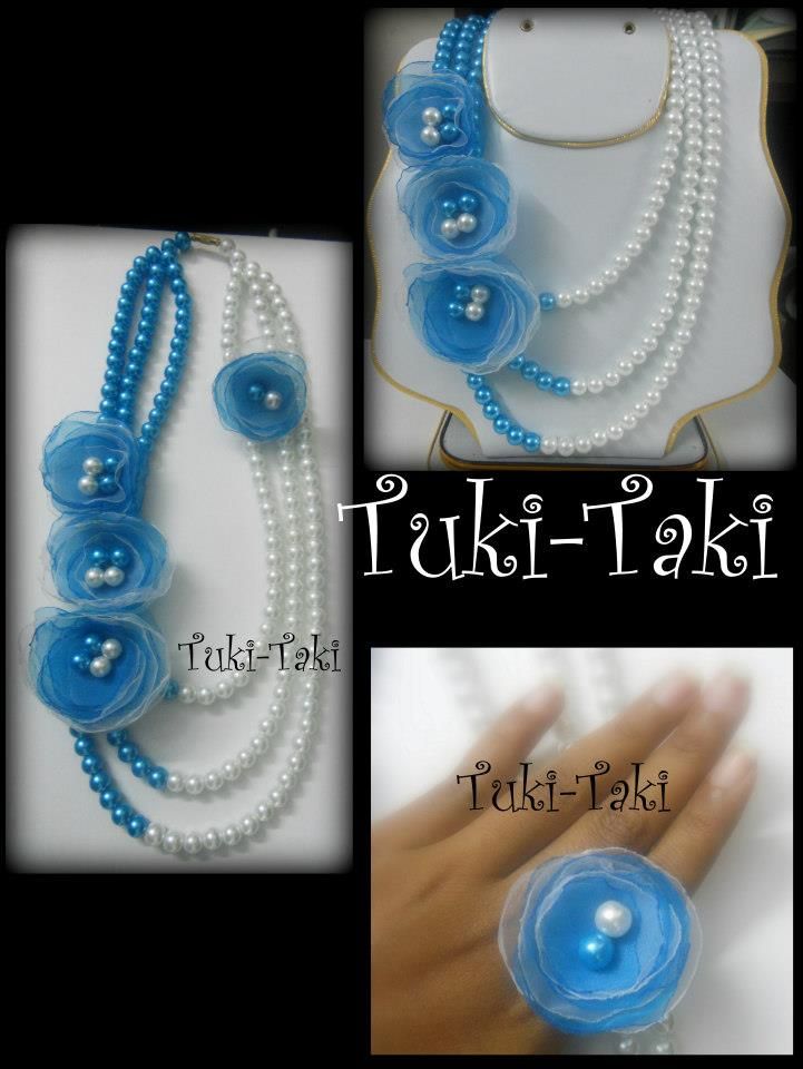 Beautiful Pearl and Flower Necklace