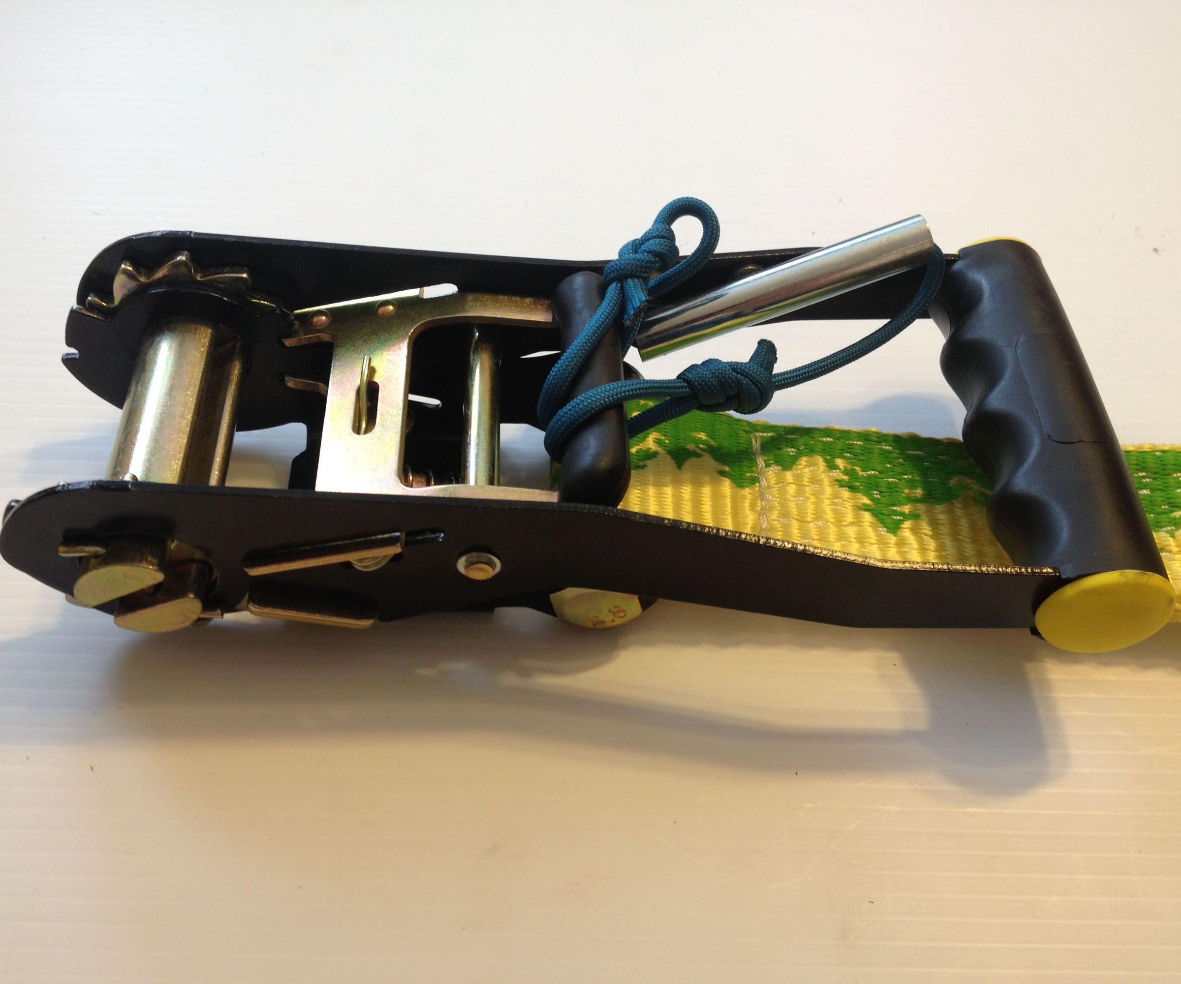 Magnetic Paracord Ratchet Release Assistant for Slackline Setups