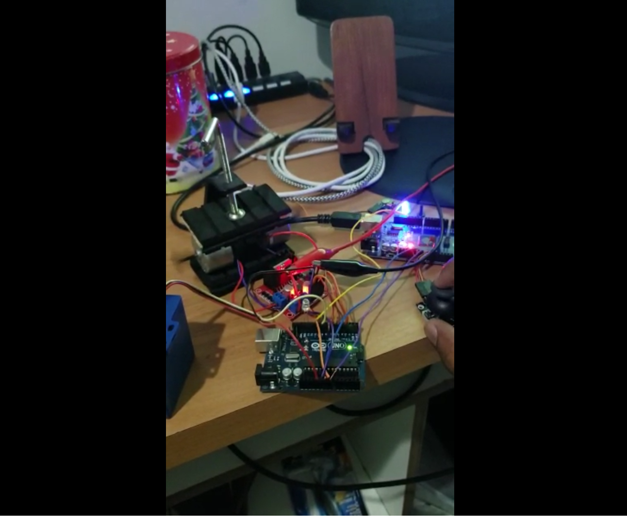 Robô Manipulador Com Garra  Sem Fio.