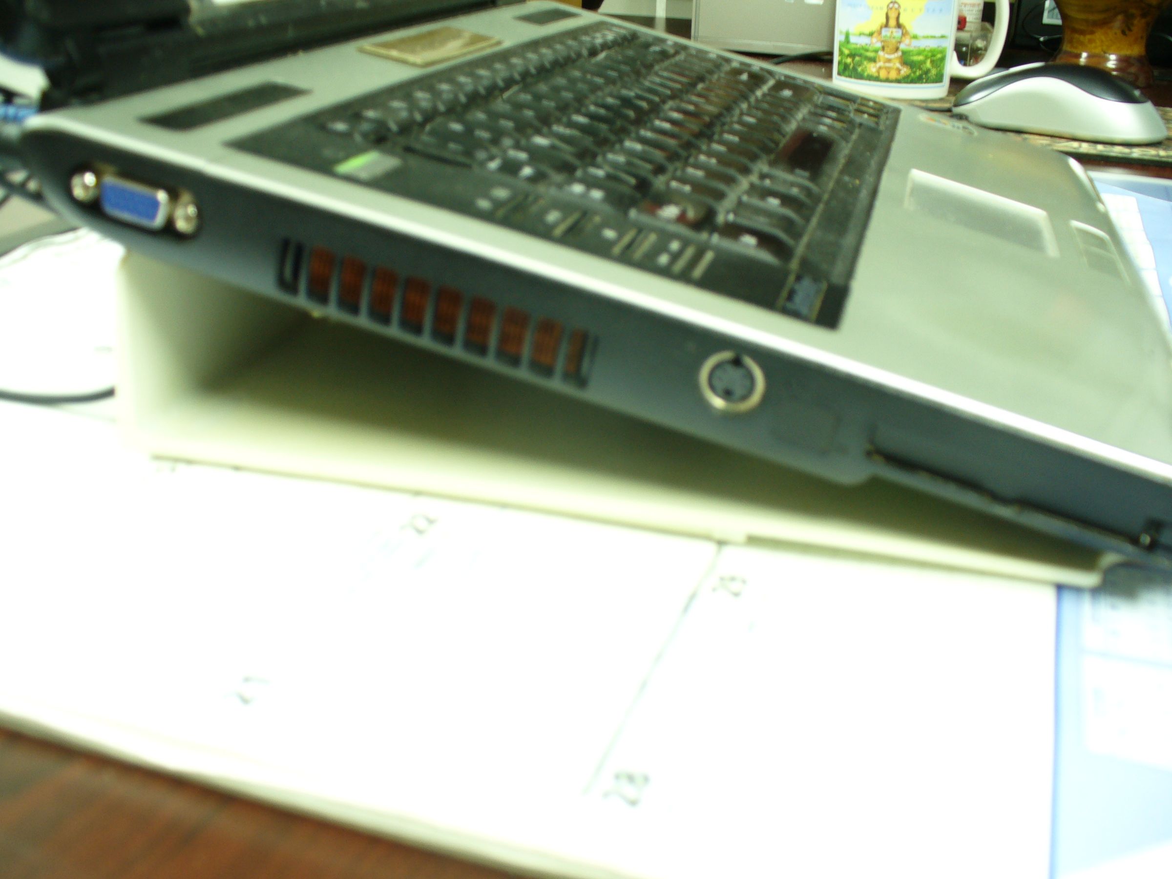 No-Minute Laptop Stand