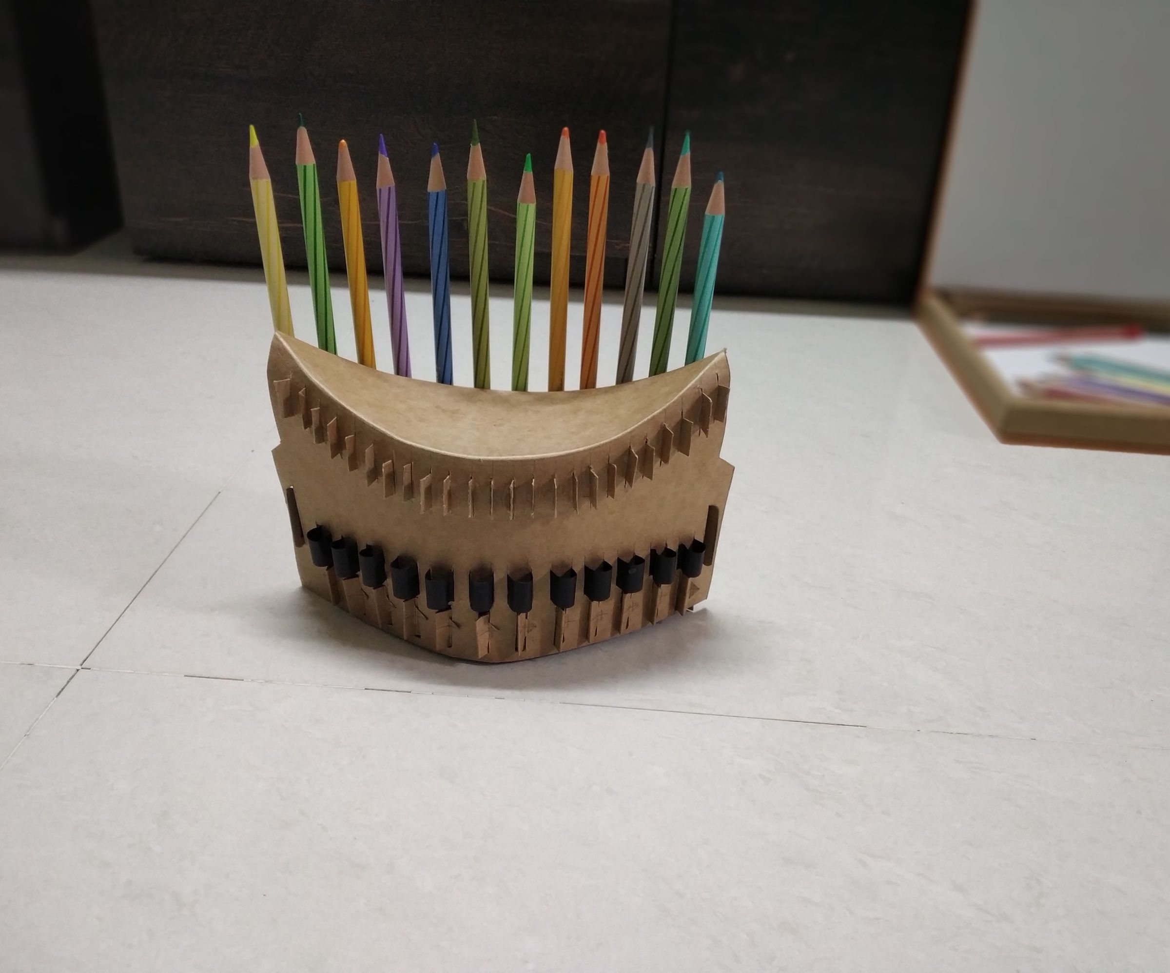 Foldable Colour Pencil Stand