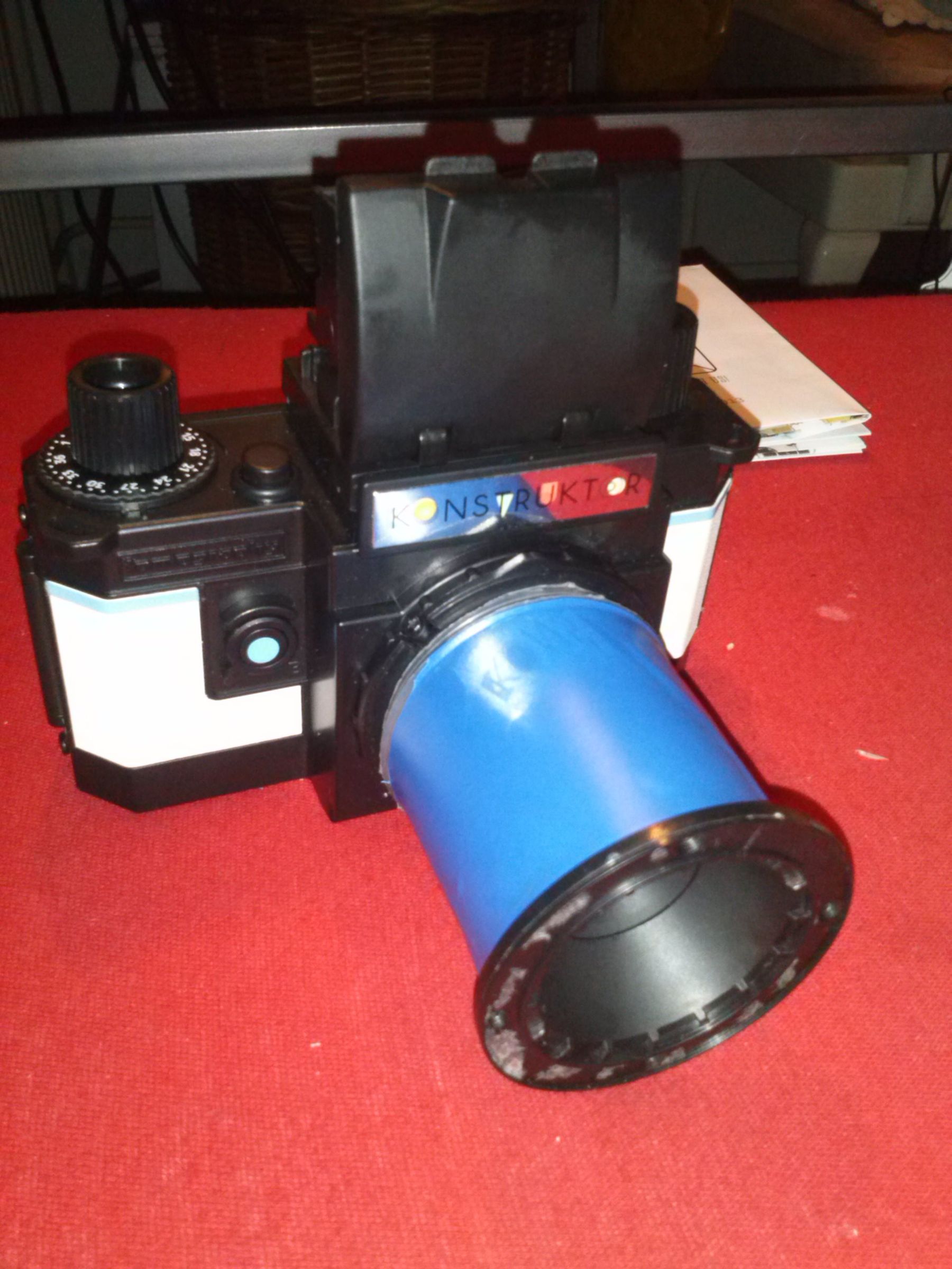 Simple Macro Lens for Lomo Kontruktor!