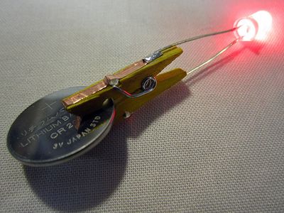 12 Ways to Hold Your Coin-cells : 13 Steps (with Pictures) - Instructables