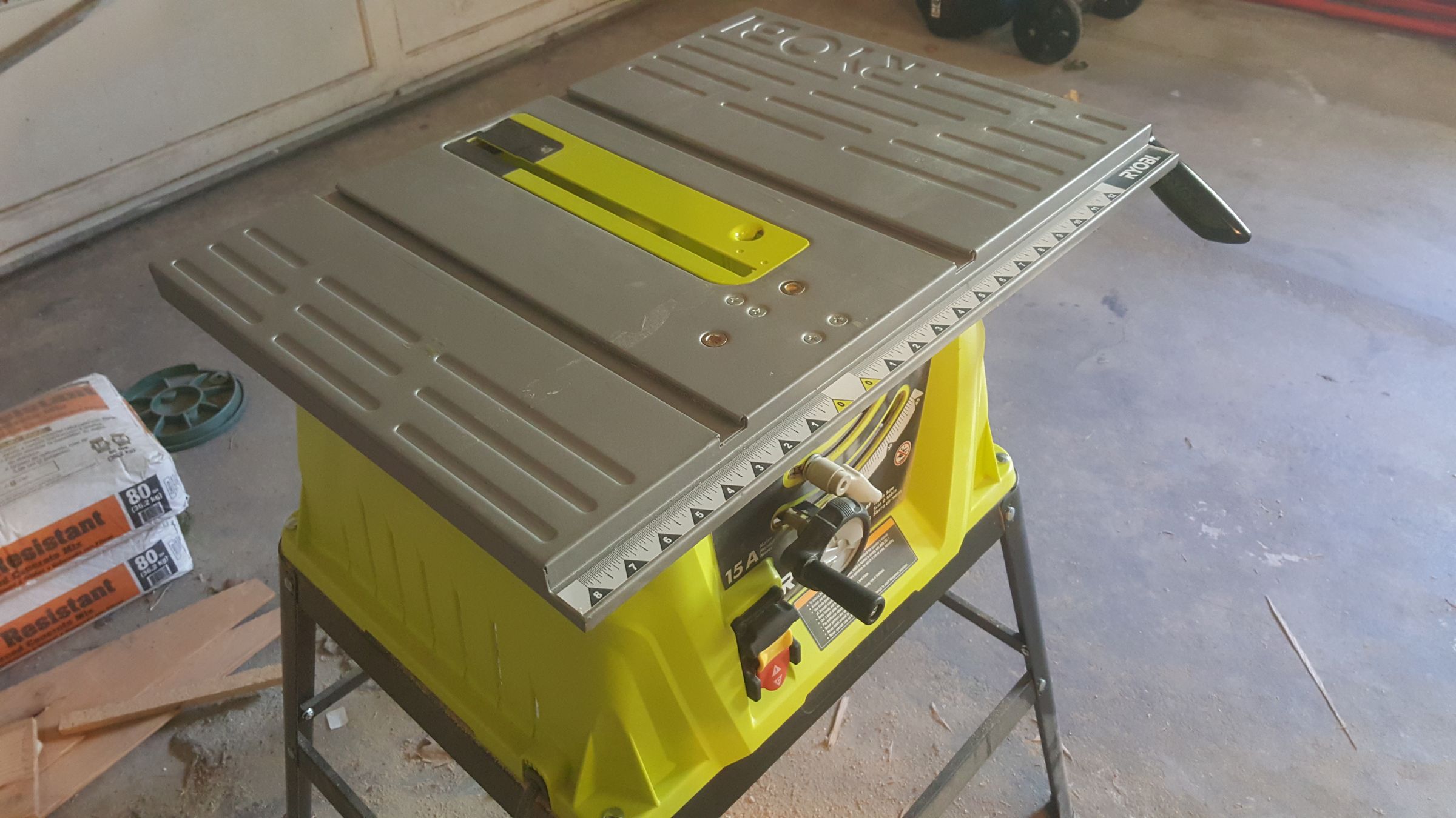 Tweaking a Cheap Table Saw, So It's Safer and More Reliable. 3 Steps