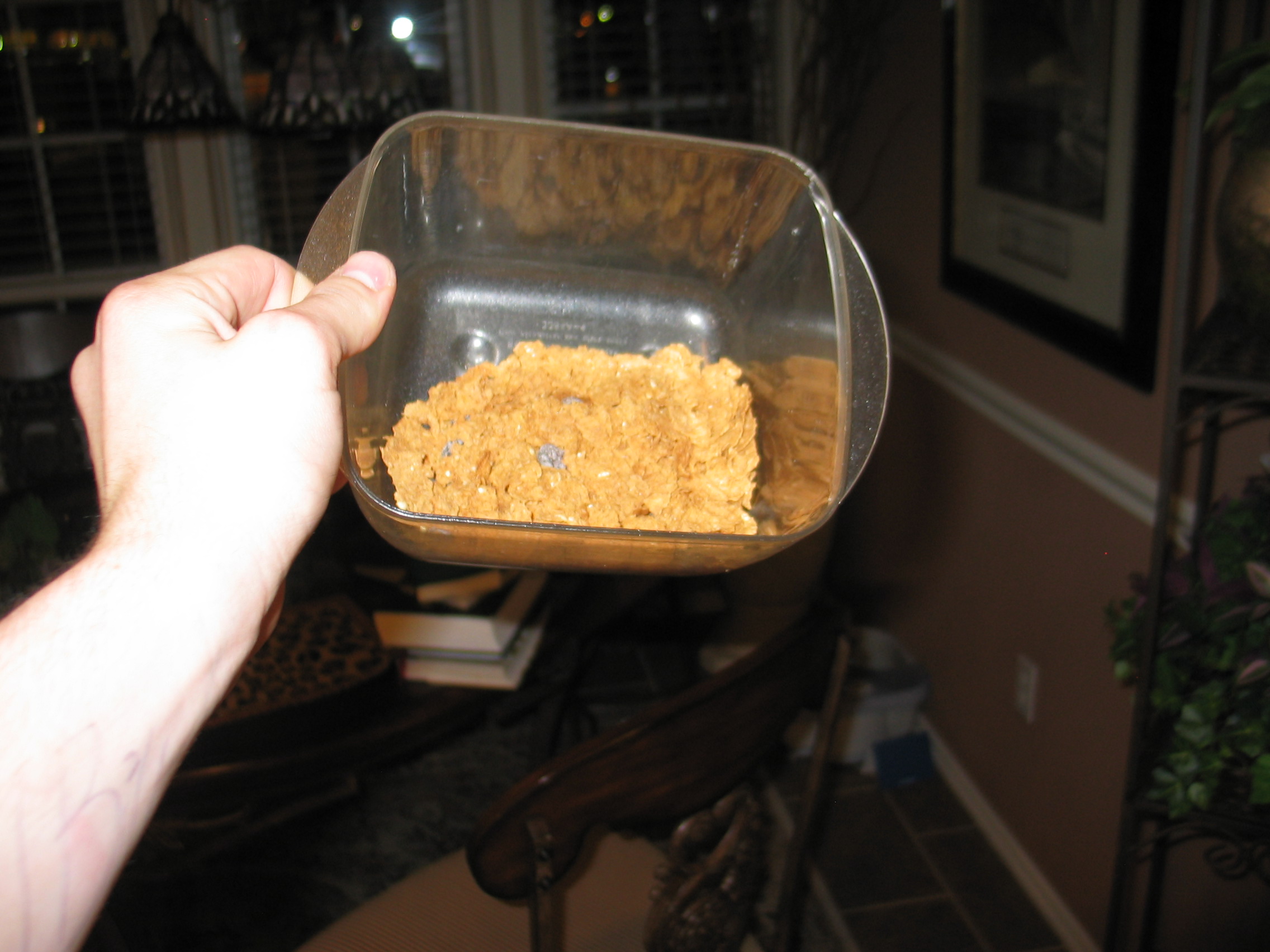 How to Eat Cereal WITH MILK Anywhere!!!!!!!(Without Getting Soggy) 7