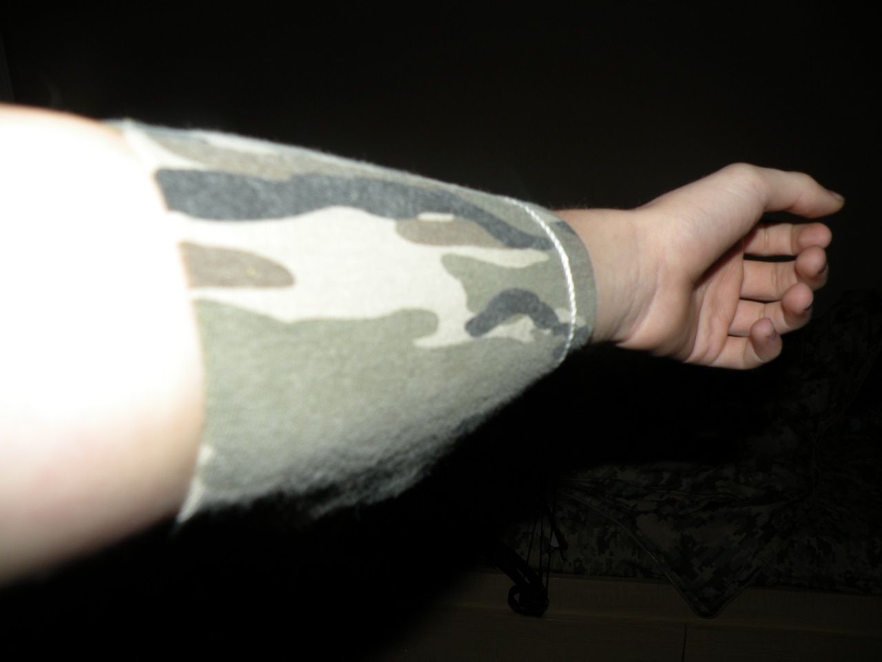 How to make a neat archery arm guard