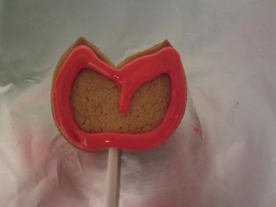 Decorate the Cookies With Royal Icing