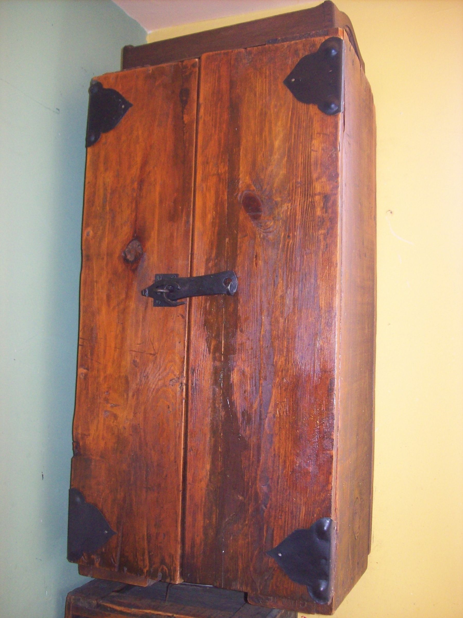 Crate Furniture.Gabinete Rustico.