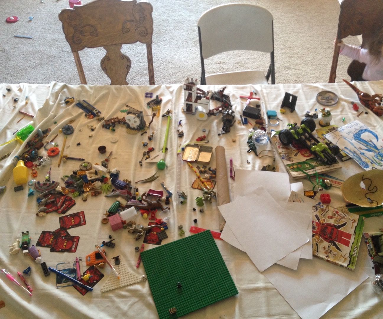 Bookshelf & Locking Lego Table
