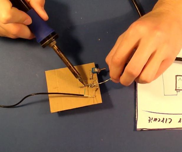 How to Make a Simple, Portable Audio Amplifier (LM 386)