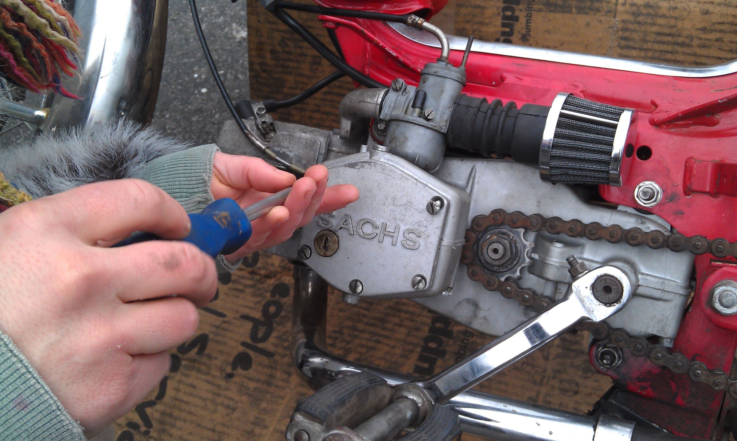 SACHS MOPED CLUTCH REPAIR AND REINSTALLATION! 5 Steps Instructables
