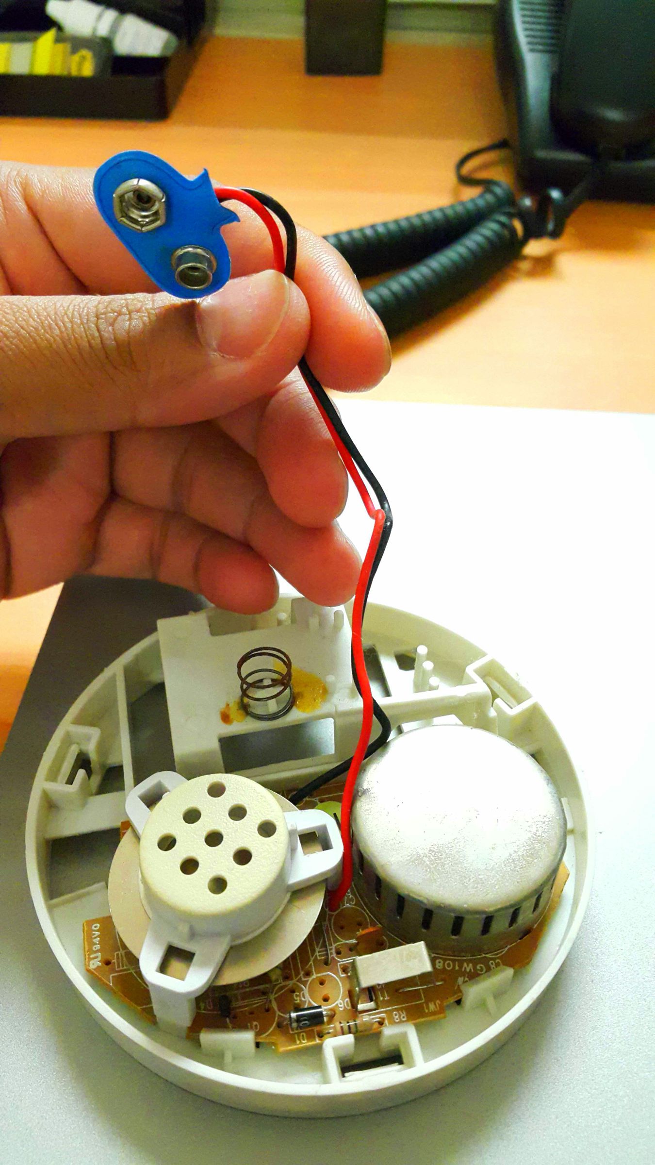 Inspection of an Expired Smoke Detector. 6 Steps Instructables