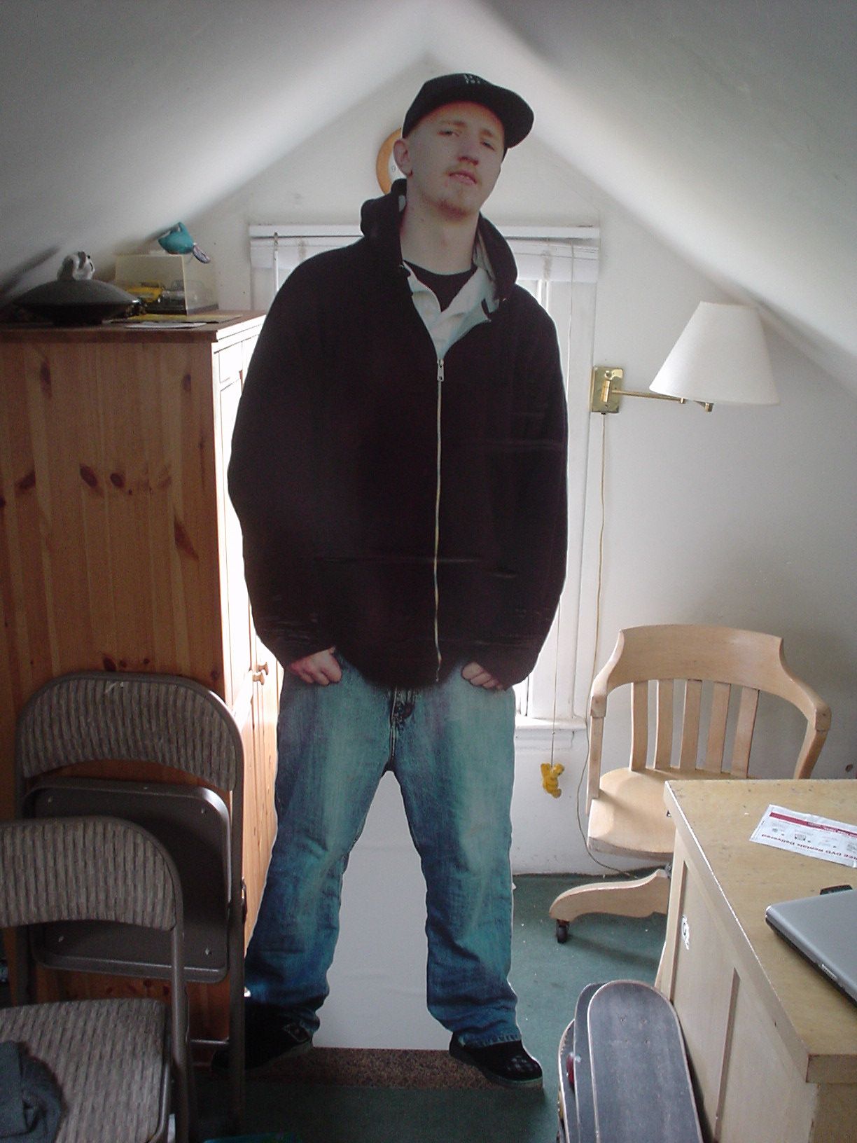 How to Make a Cardboard Stand Up of Someone!