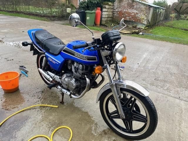 Motorcycle Mechanical Overhaul - Honda CB250N : 11 Steps