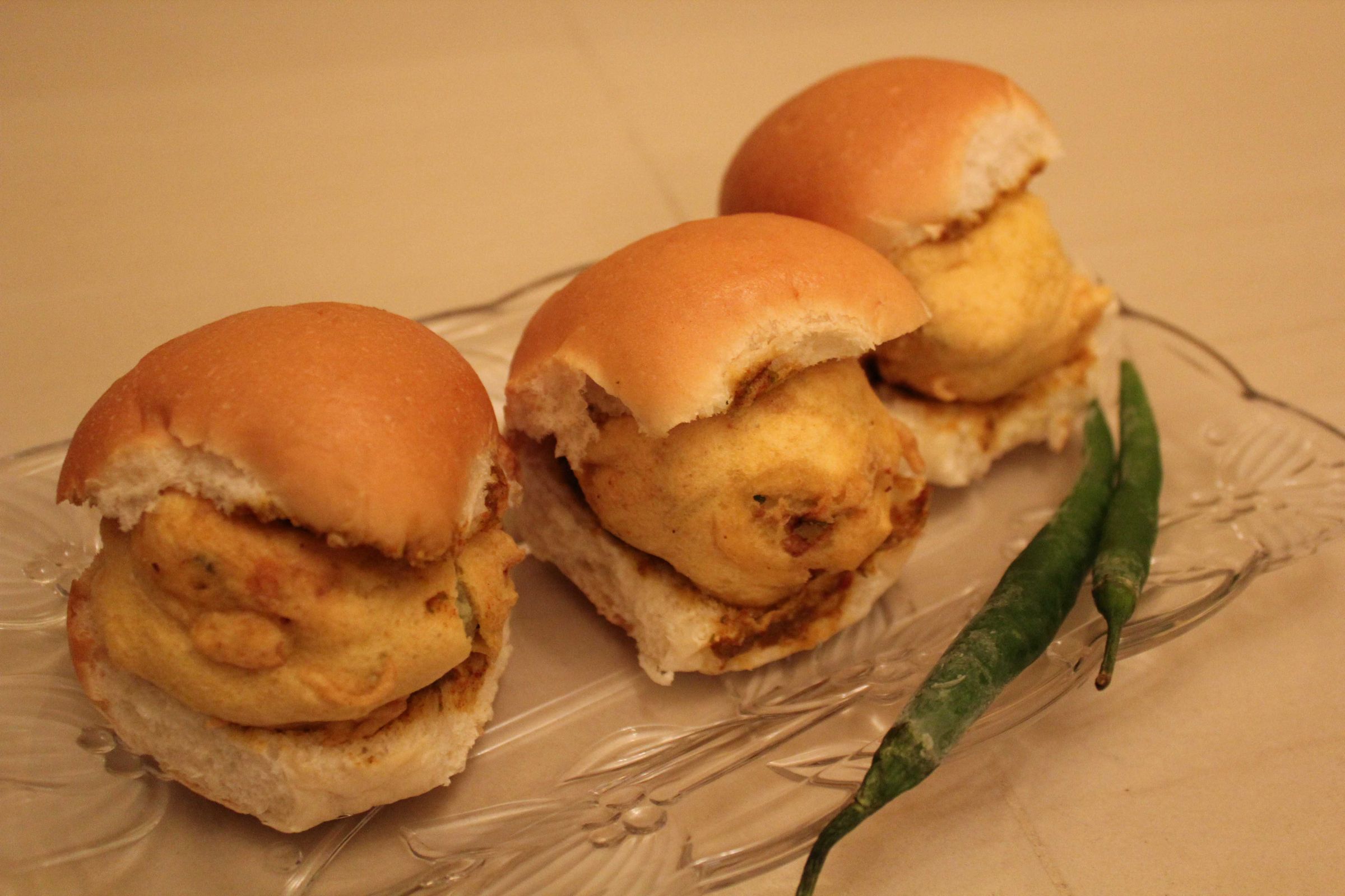 Indian Burger : Vada Pav !!