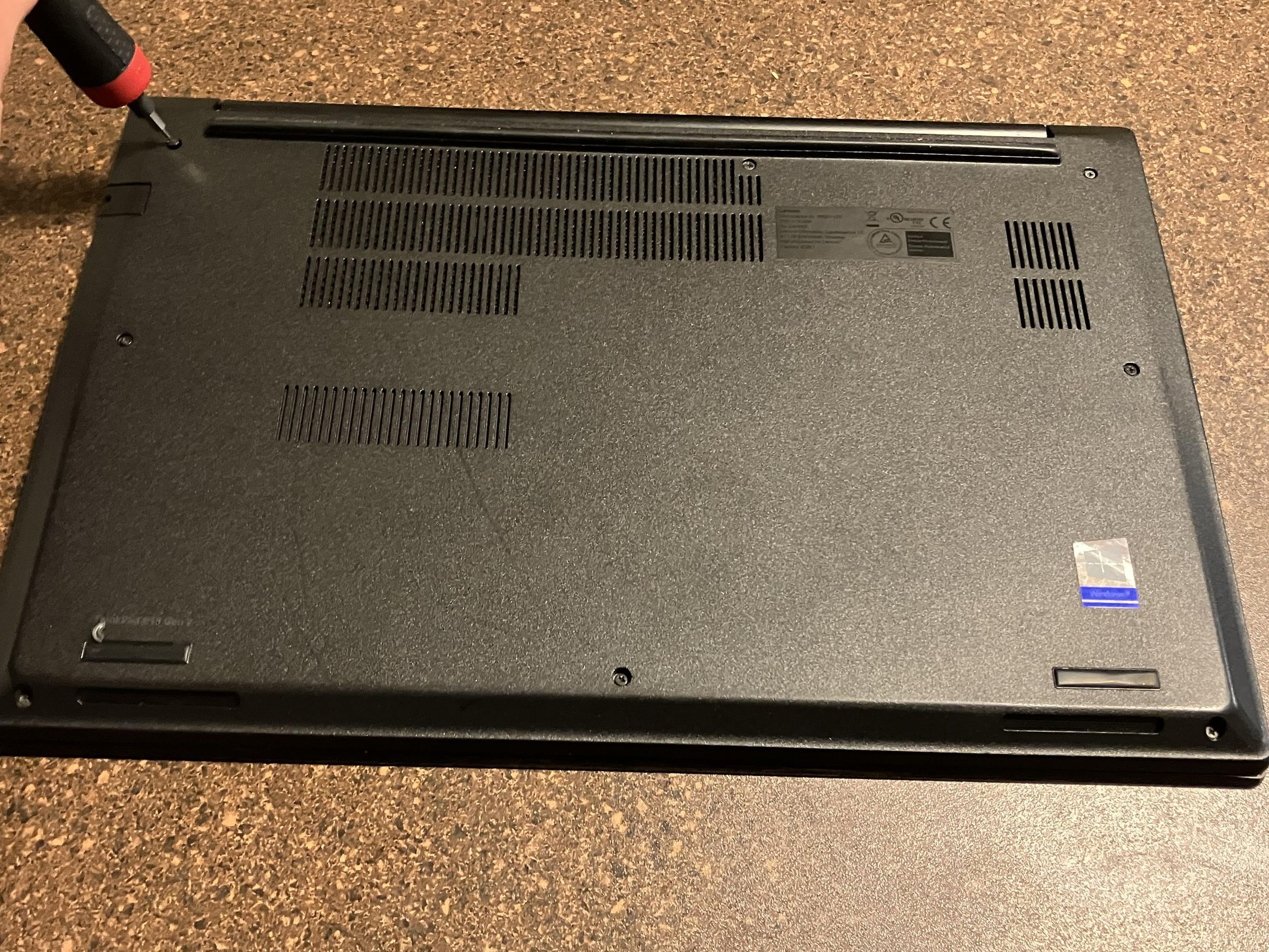 How to Drain Static Electricity From Your Lenovo ThinkPad 10 Steps