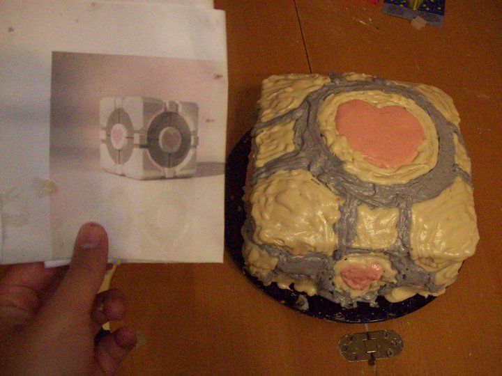 Portal Companion Cube Cake