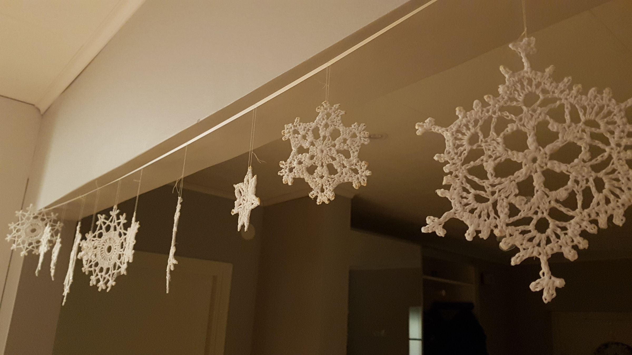 Snowflakes Garland 4 Steps Instructables