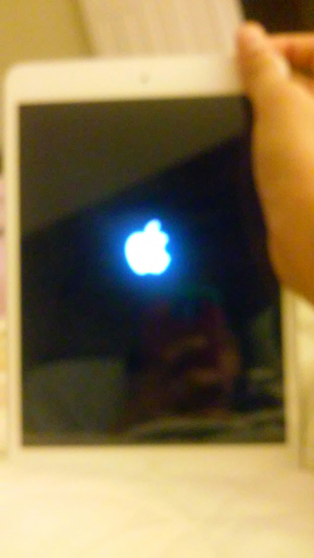 how to turn on your ipad when its totally dischagered....