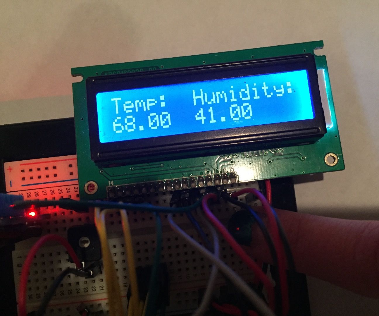 Portable Arduino Uno Temperature and Humidity Sensor With LCD Screen