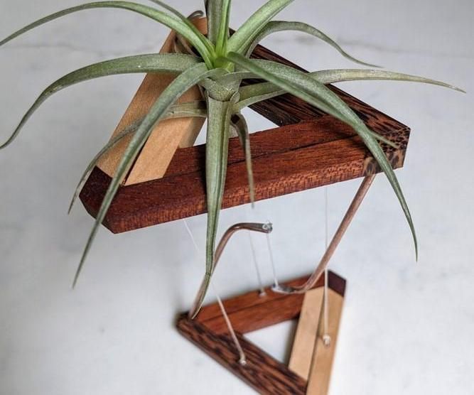 AirVase II - Floating Impossible Triangle Vase