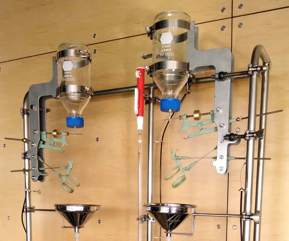 The Manhattan Project: A mechanical cocktail mixer