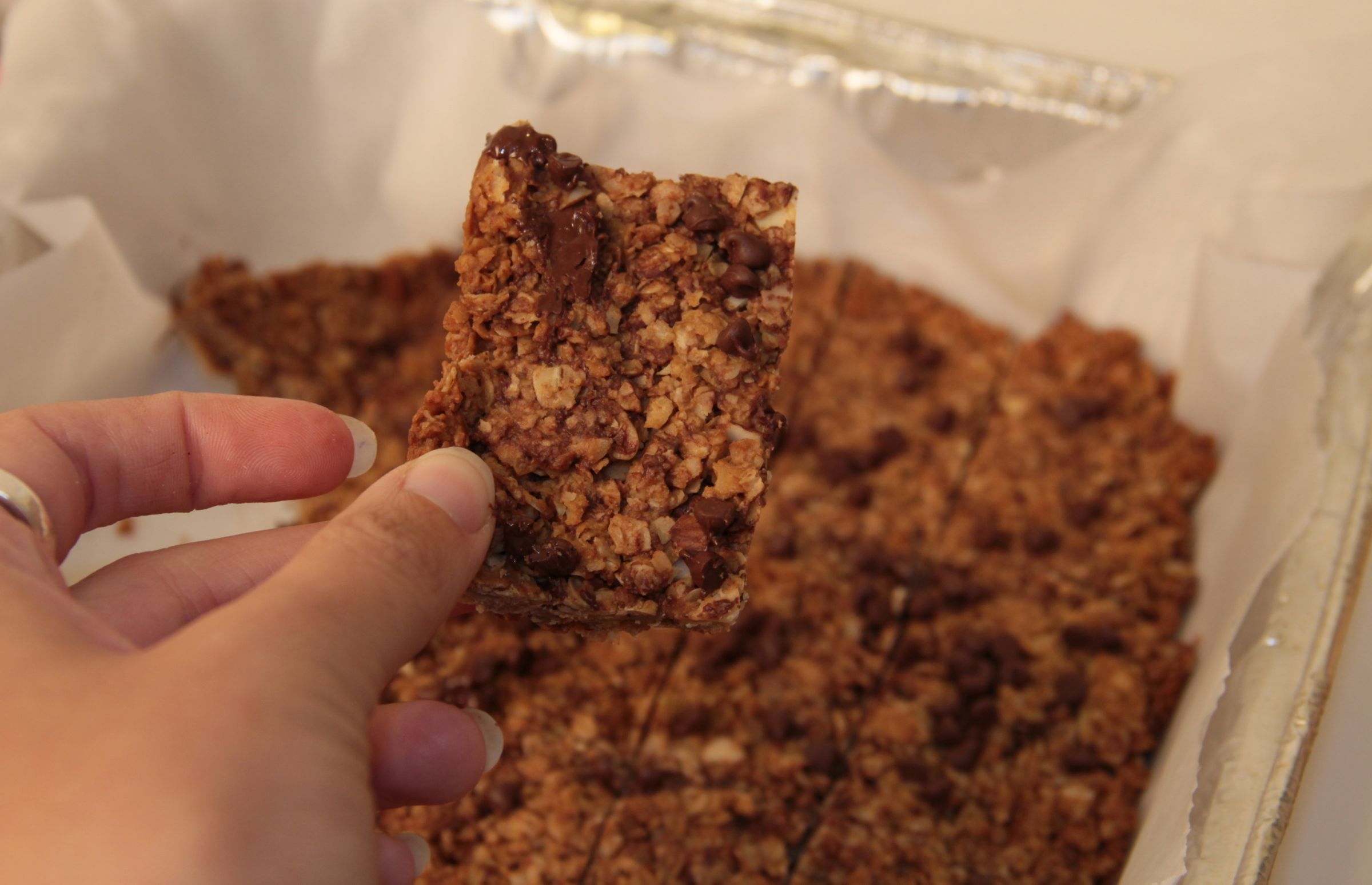 Peanut Butter Chocolate Chip Granola Bars