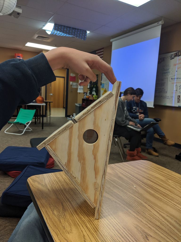 DIY Nuthatch Birdhouse : 12 Steps