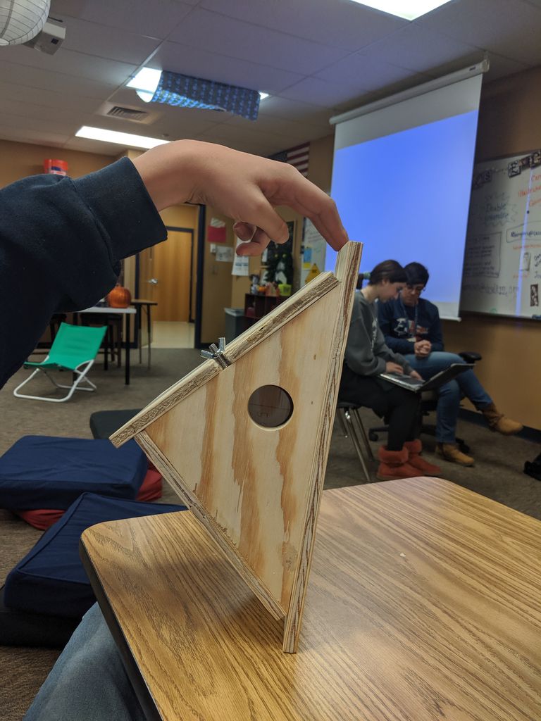 DIY Nuthatch Birdhouse : 12 Steps DIY Nuthatch Birdhouse : 12 Steps