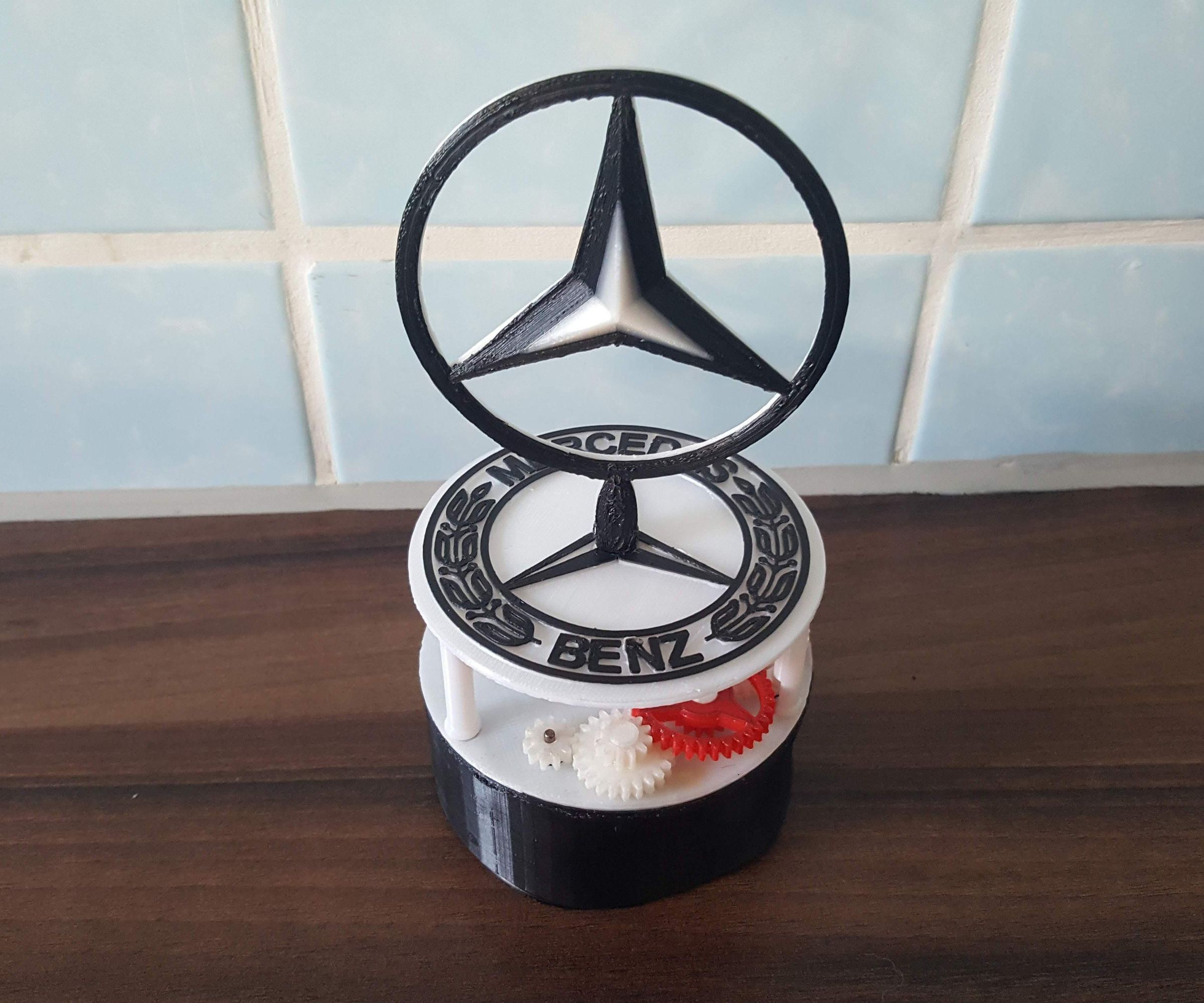 Mercedes-Benz Rotating Logo 