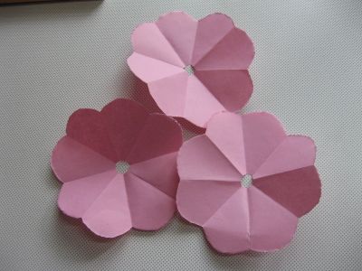 How to Make Real Looking Paper Roses : 7 Steps (with Pictures ...