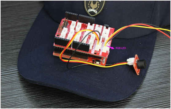 步骤 3：安装蜂鸣器和 RGB-LED