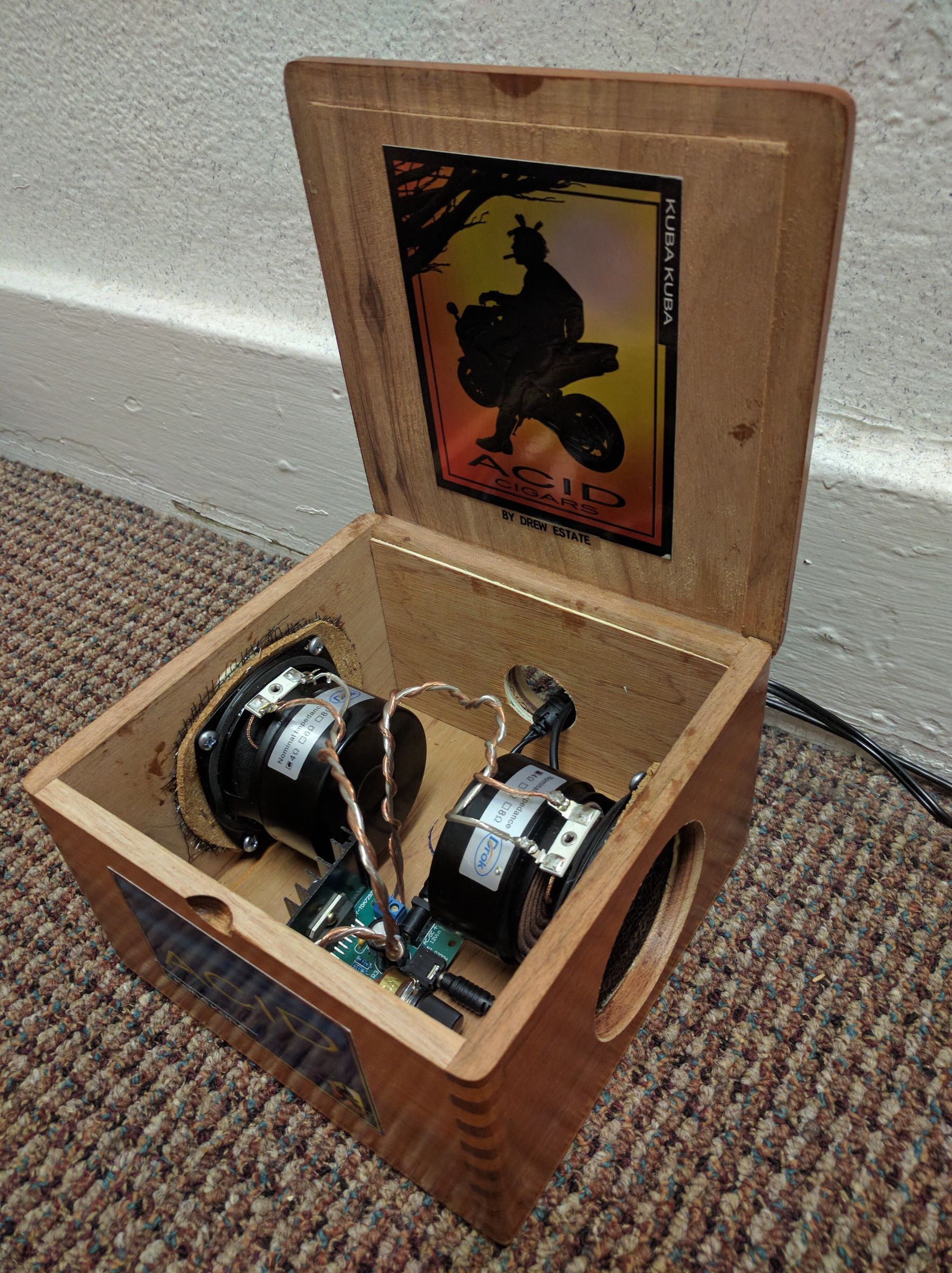 Smokin' Speakers: Cigar Box Speakers : 10 Steps (with Pictures)