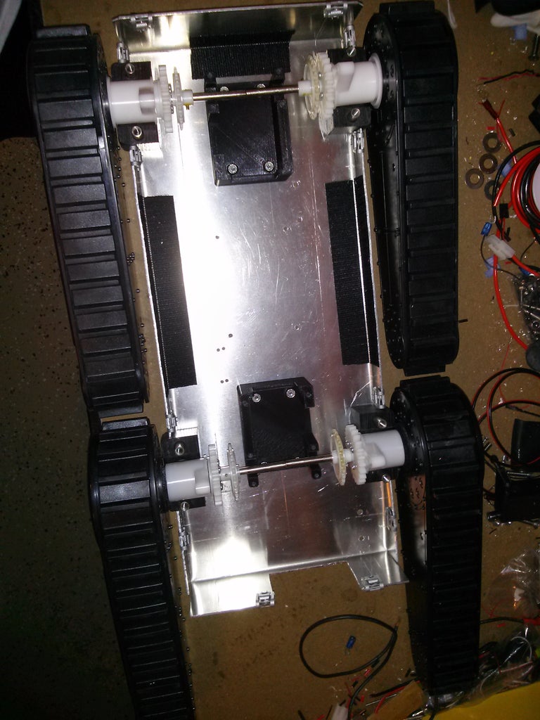 Quad Track Arduino Robot : 11 Steps (with Pictures) - Instructables