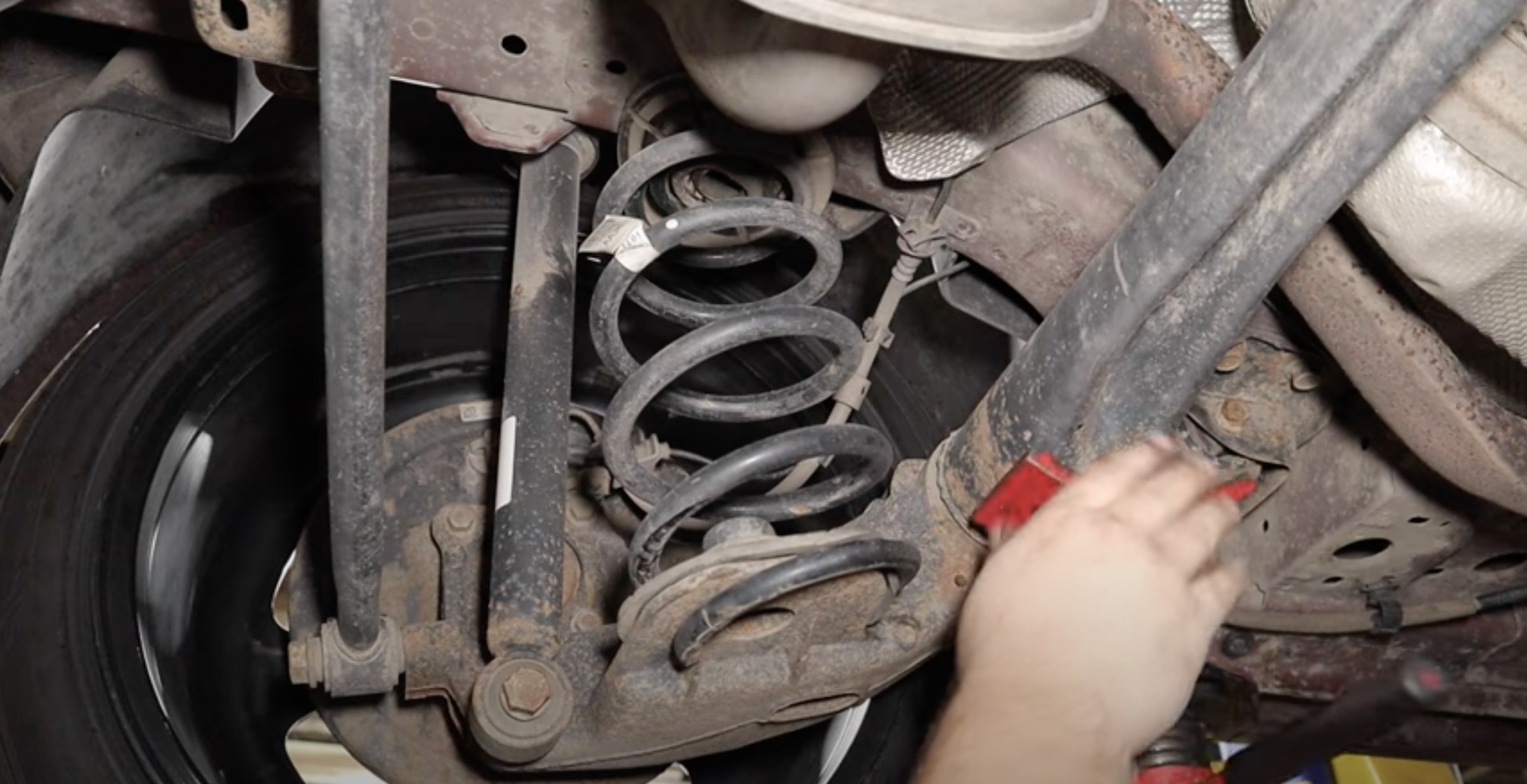 How to Install Lowering Springs Chevy Cruze 5 Steps Instructables
