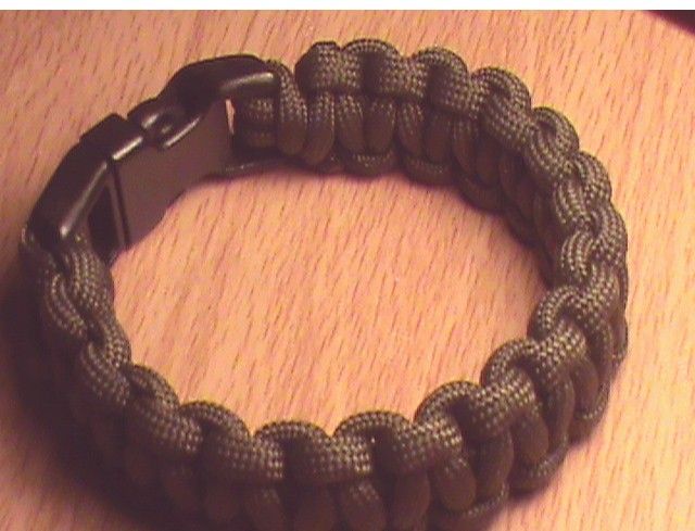 Paracord Survival Bracelet