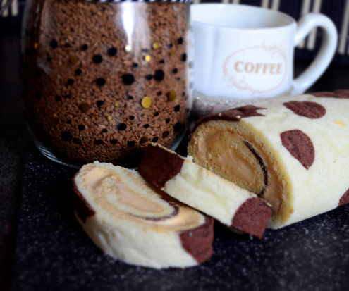 Roll With Condensed Milk