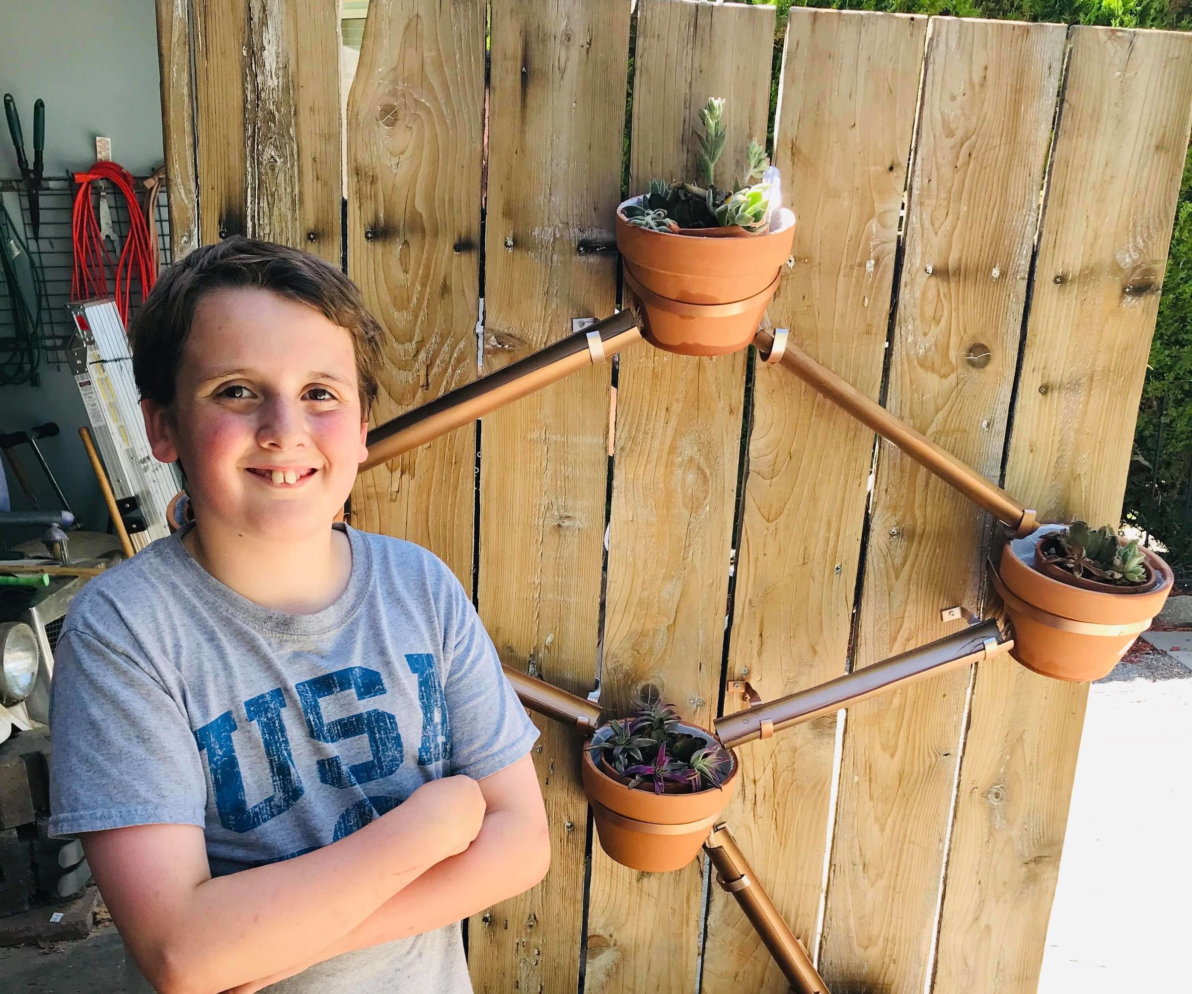 Circulating Self Watering Vertical Planter
