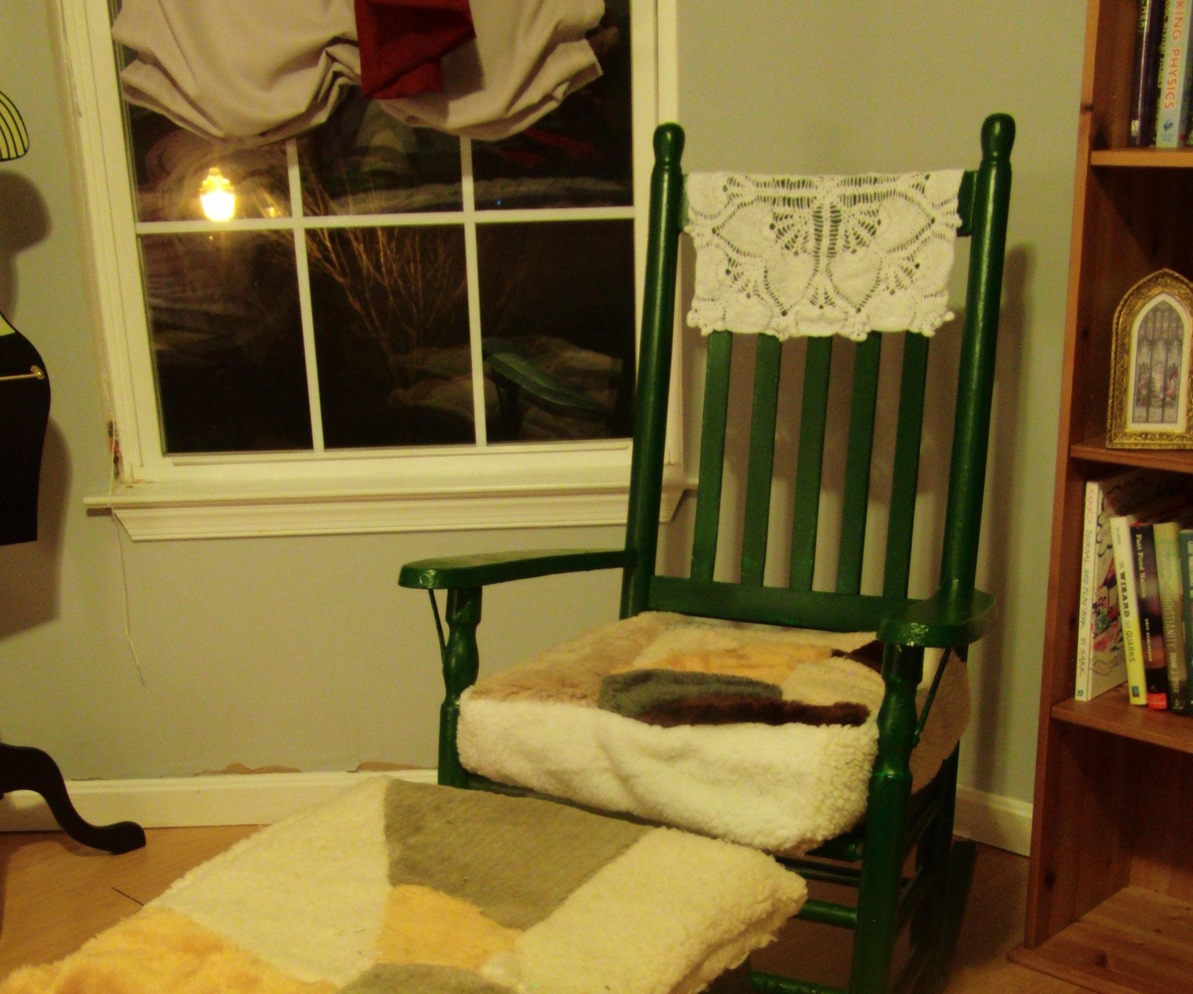 How to Refurbish a Rocking Chair With Left Over Fabric