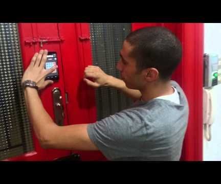 Open Your Door With a Special Knock Using Arduino, Android Phone and 1Sheeld