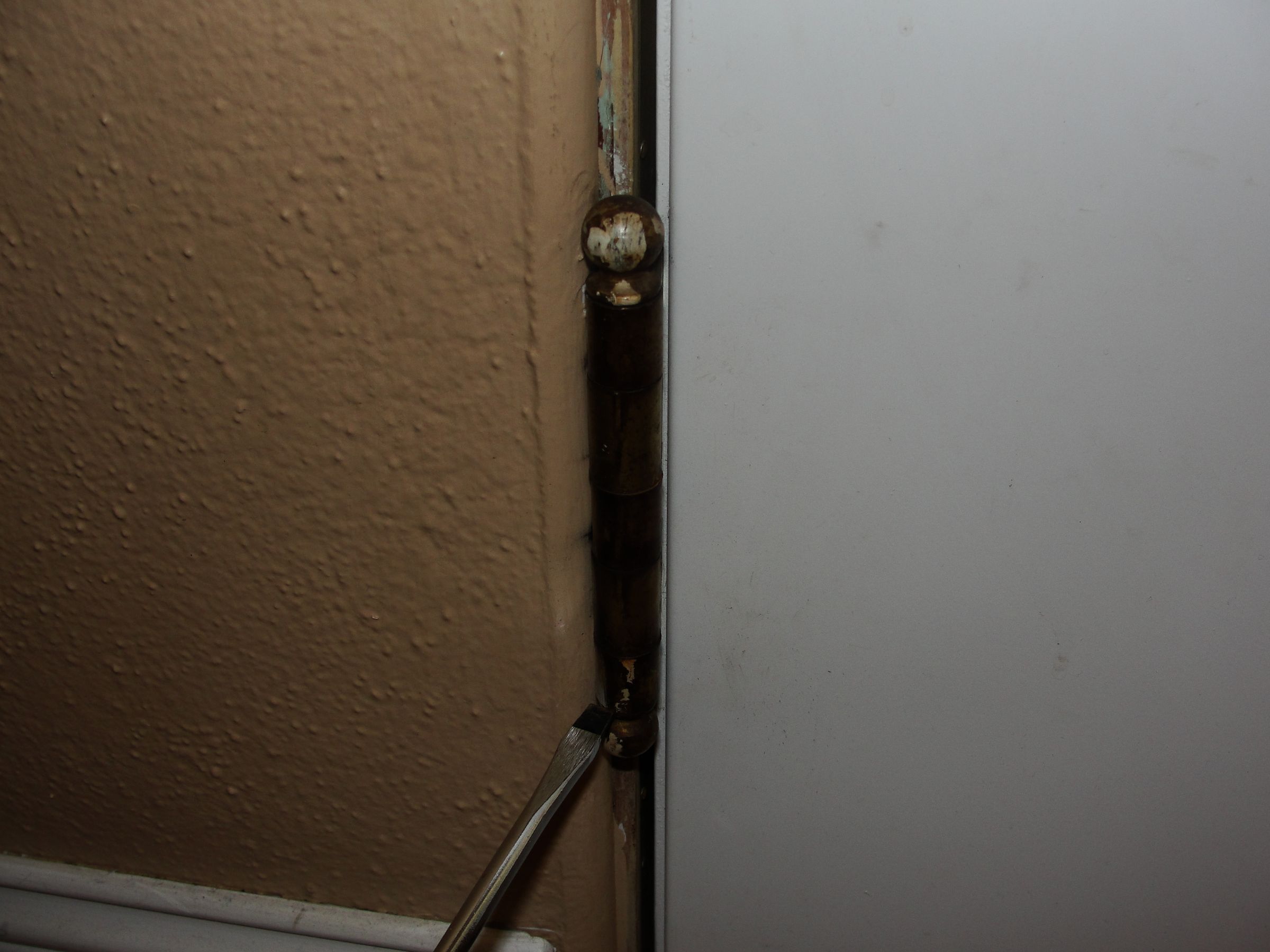 How to Fix a Squeaky Door 5 Steps (with Pictures) Instructables