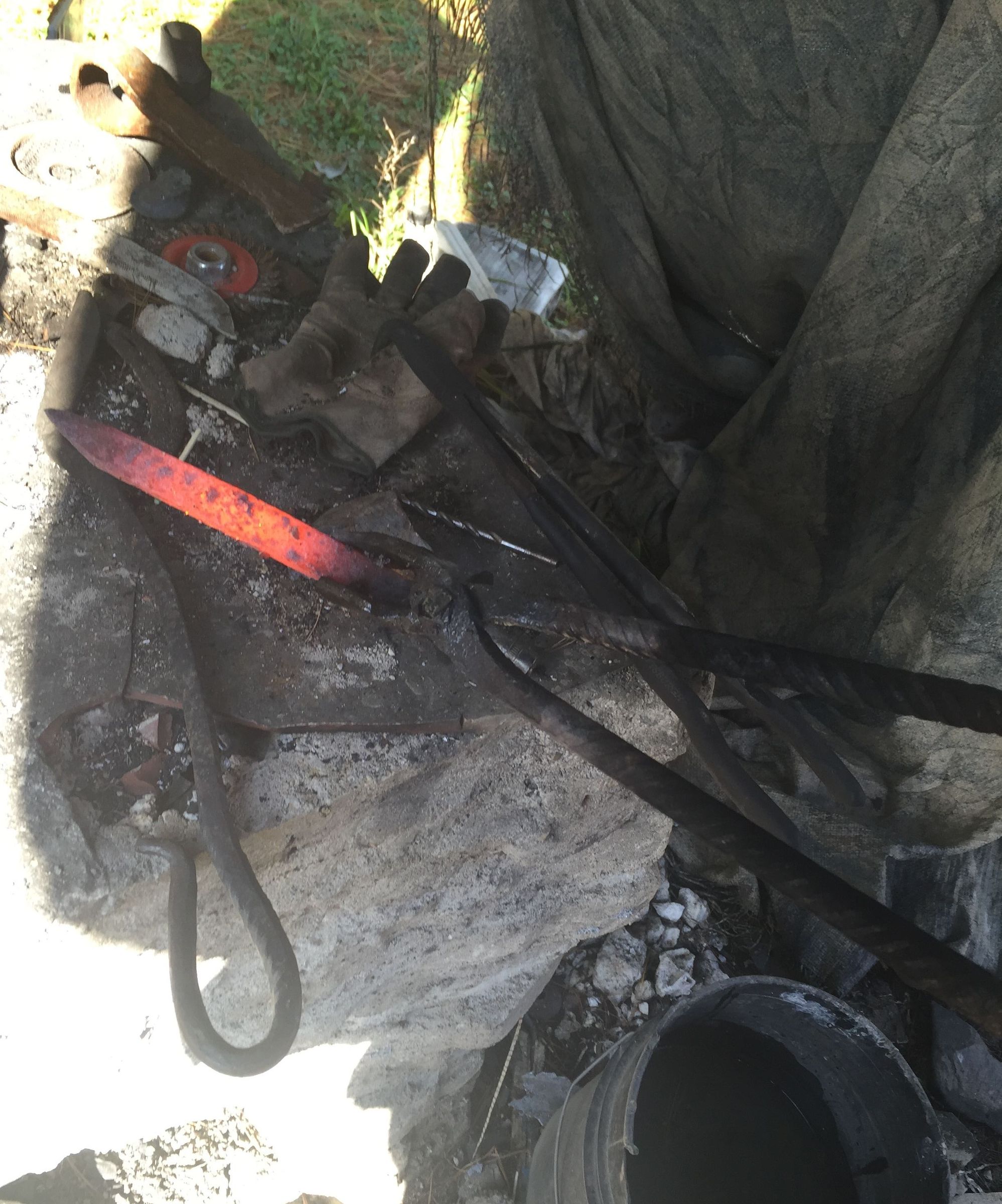 A spiffy pair of tongs